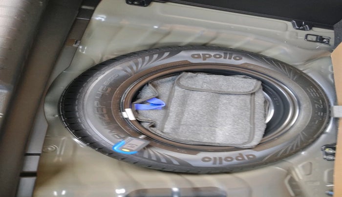 2024 Hyundai EXTER SX(O), Petrol, Manual, 8,590 km, tyre