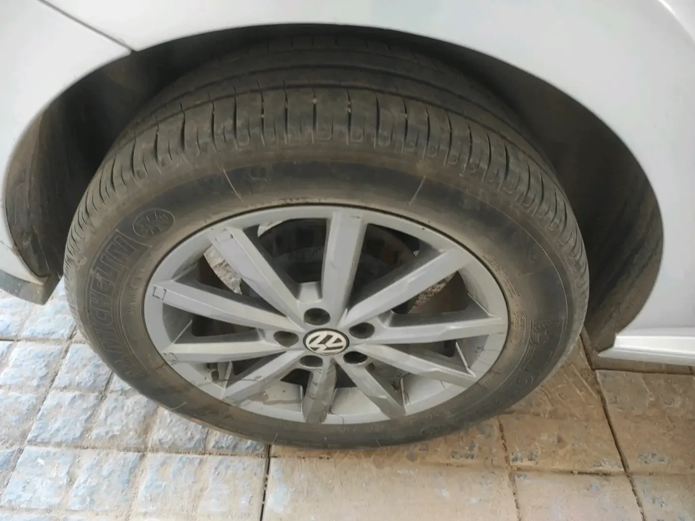 2019 Volkswagen Polo HIGHLINE PLUS 1.0 16 ALLOY, Petrol, Manual, 72,460 km, tyre