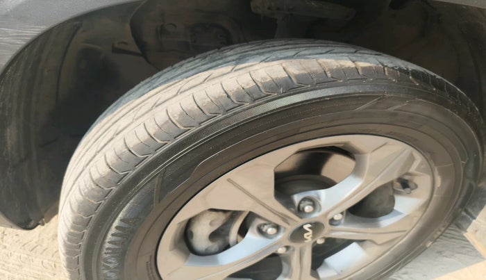 2021 KIA SELTOS HTK PLUS 1.5, Petrol, Manual, 60,570 km, tyre