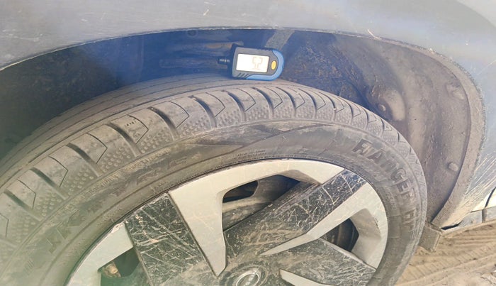 2022 Nissan MAGNITE XL, Petrol, Manual, 79,904 km, tyre