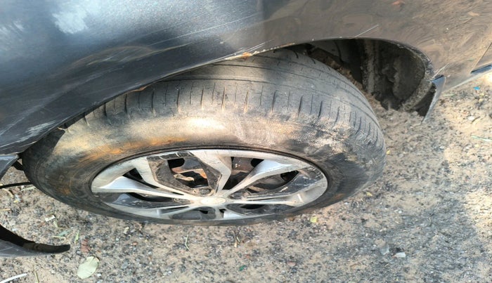 2010 Ford Figo TITANIUM 1.4 DIESEL, Diesel, Manual, 65,292 km, tyre