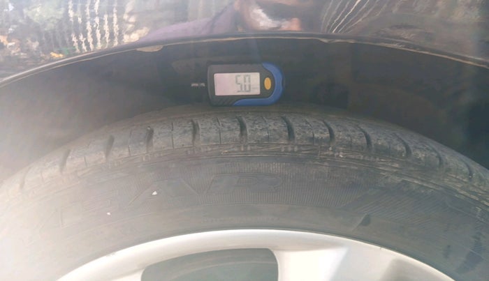 2014 Skoda Rapid ELEGANCE 1.6 MPI MT, Petrol, Manual, 1,00,424 km, tyre