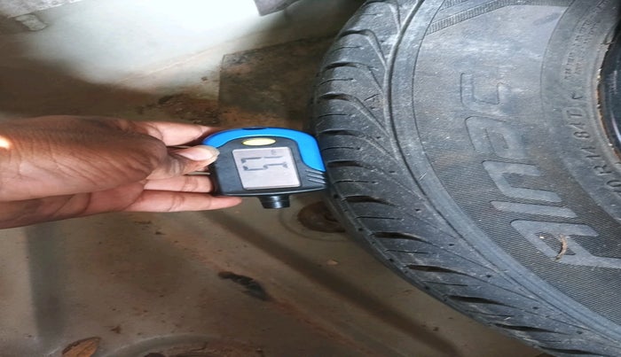 2014 Skoda Rapid ELEGANCE 1.6 MPI MT, Petrol, Manual, 1,00,424 km, tyre