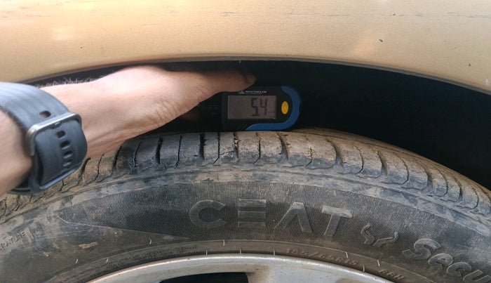 2016 Maruti Ertiga VXI CNG, Petrol, Manual, 52,768 km, tyre