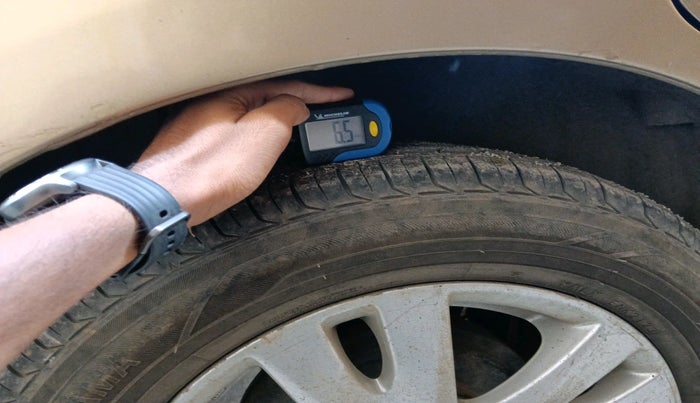 2016 Maruti Ertiga VXI CNG, Petrol, Manual, 52,768 km, tyre