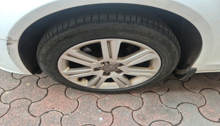 2011 Audi A4 2.0 TDI, Diesel, Automatic, 92,570 km, tyre