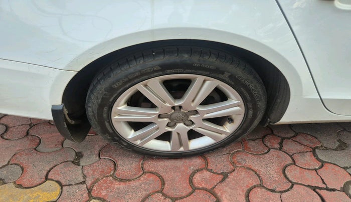 2011 Audi A4 2.0 TDI, Diesel, Automatic, 92,570 km, tyre