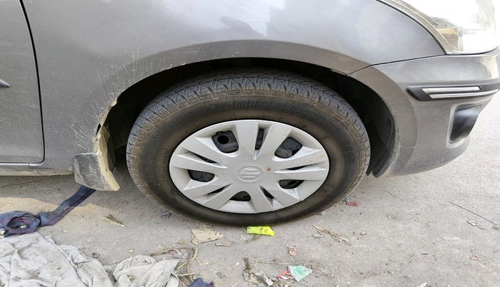 2015 Maruti Swift Dzire VXI, Petrol, Manual, 64,982 km, tyre