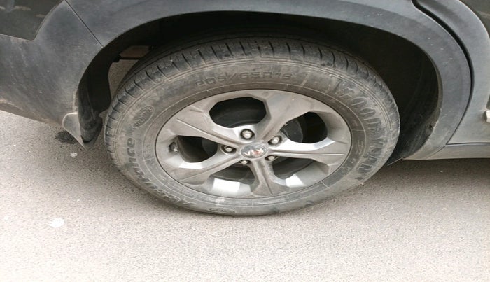 2021 KIA SELTOS HTK PLUS 1.5, Petrol, Manual, 21,996 km, tyre