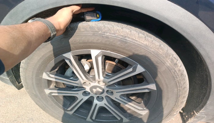 2023 Mahindra XUV700 AX 7 P MT 7 STR, Petrol, Manual, 20,835 km, tyre