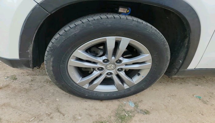 2016 Maruti Vitara Brezza ZDI, Diesel, Manual, 1,59,252 km, tyre