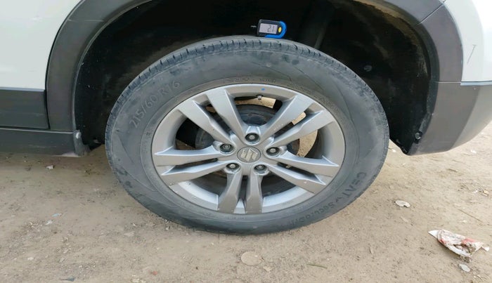 2016 Maruti Vitara Brezza ZDI, Diesel, Manual, 1,59,252 km, tyre