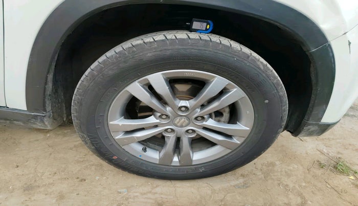 2016 Maruti Vitara Brezza ZDI, Diesel, Manual, 1,59,252 km, tyre