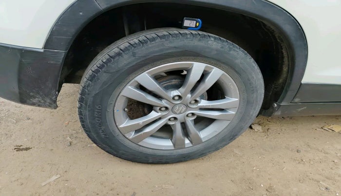 2016 Maruti Vitara Brezza ZDI, Diesel, Manual, 1,59,252 km, tyre