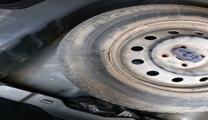 2018 Maruti Dzire VXI AMT, Petrol, Automatic, 67,639 km, tyre