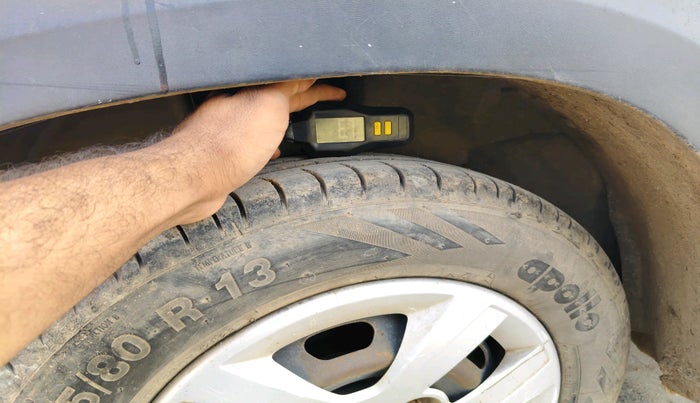 2016 Renault Kwid RXT 1.0 AMT (O), Petrol, Automatic, 69,616 km, tyre