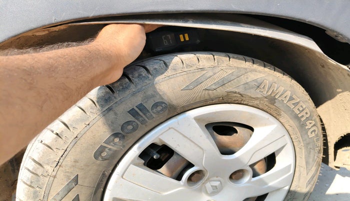 2016 Renault Kwid RXT 1.0 AMT (O), Petrol, Automatic, 69,616 km, tyre