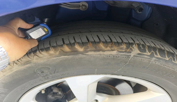 2018 Jaguar F- PACE PRESTIGE 2.0 DIESEL, Diesel, Automatic, 1,02,382 km, tyre