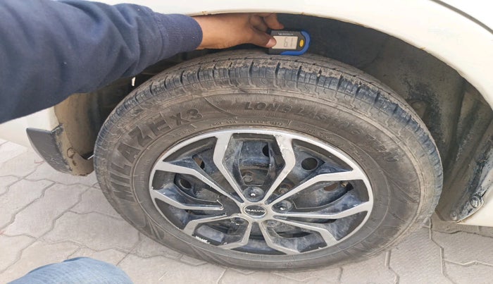 2015 Maruti Swift Dzire VDI, Diesel, Manual, 95,279 km, tyre