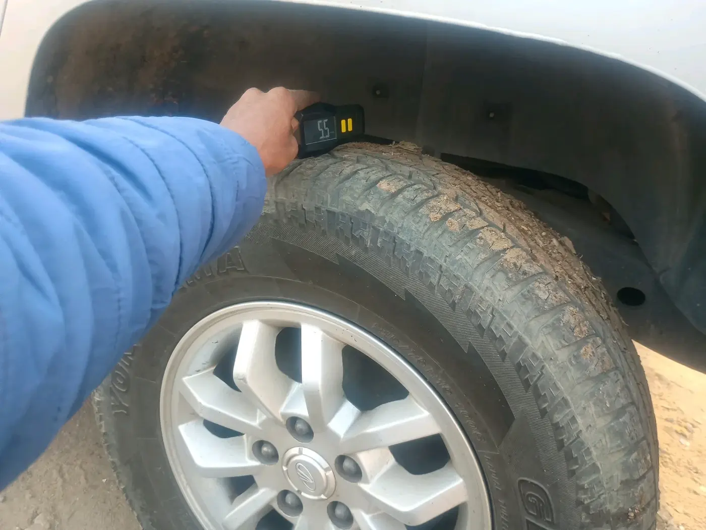 2017 Mahindra TUV300 T8 AMT, Diesel, Automatic, 74,127 km, tyre