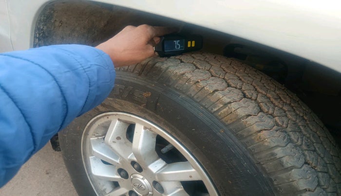 2017 Mahindra TUV300 T8 AMT, Diesel, Automatic, 74,127 km, tyre