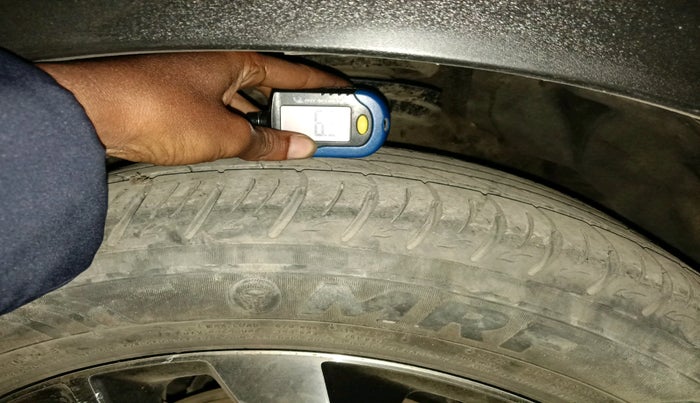 2020 Mahindra XUV300 W8 (O) 1.2 PETROL, Petrol, Manual, 23,997 km, tyre