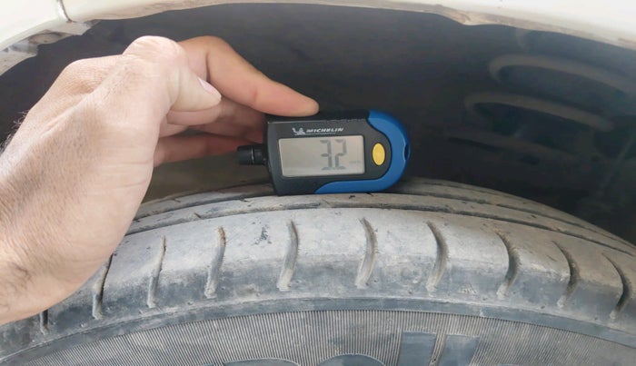 2013 Maruti Alto 800 LXI, Petrol, Manual, 74,480 km, tyre