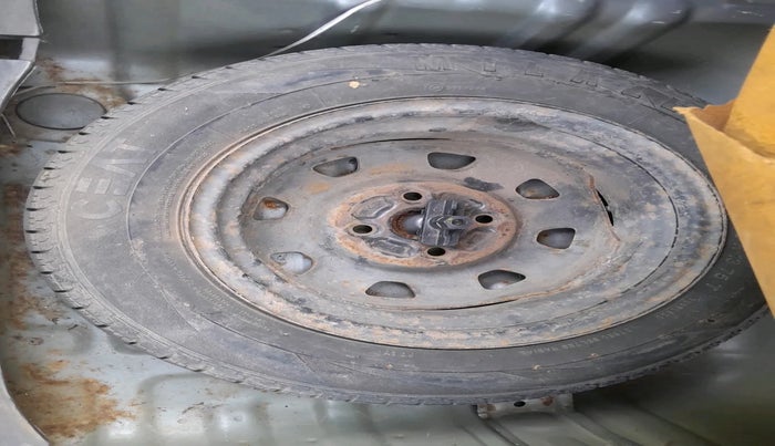 2010 Hyundai Santro Xing GLS, Petrol, Manual, 1,04,299 km, tyre