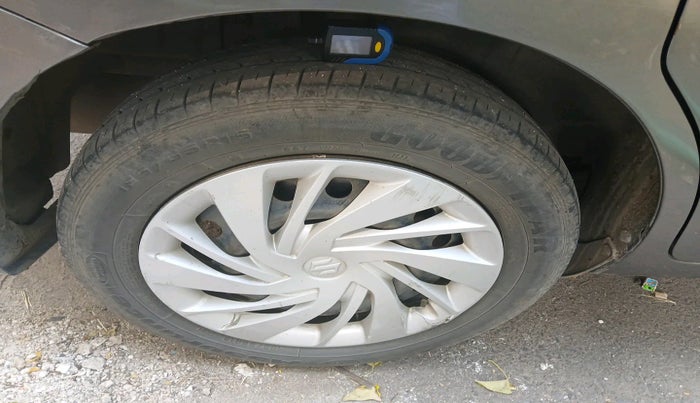 2021 Maruti Ertiga VXI CNG, Petrol, Manual, 1,91,796 km, tyre