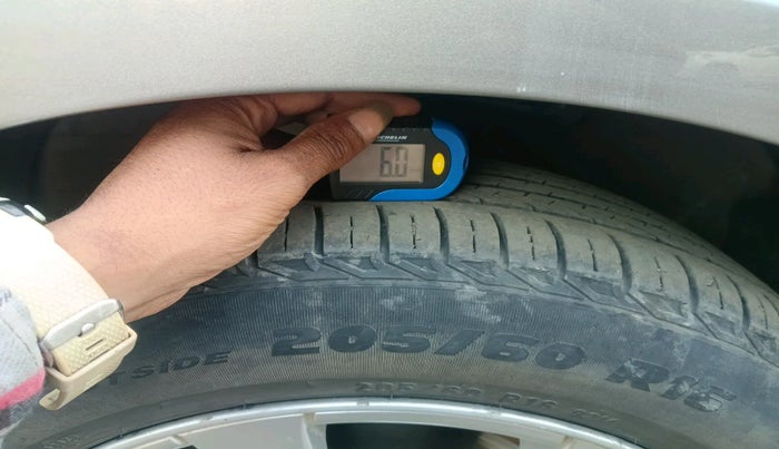 2012 Chevrolet Cruze LTZ AT, Diesel, Automatic, 1,35,617 km, tyre