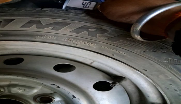 2010 Maruti Wagon R 1.0 LXI, Petrol, Manual, 1,20,510 km, tyre