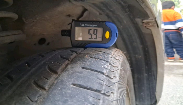 2010 Maruti Wagon R 1.0 LXI, Petrol, Manual, 1,20,510 km, tyre