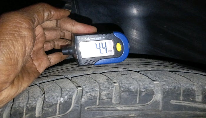 2010 Maruti Swift Dzire VXI 1.3, Petrol, Manual, 1,236 km, tyre