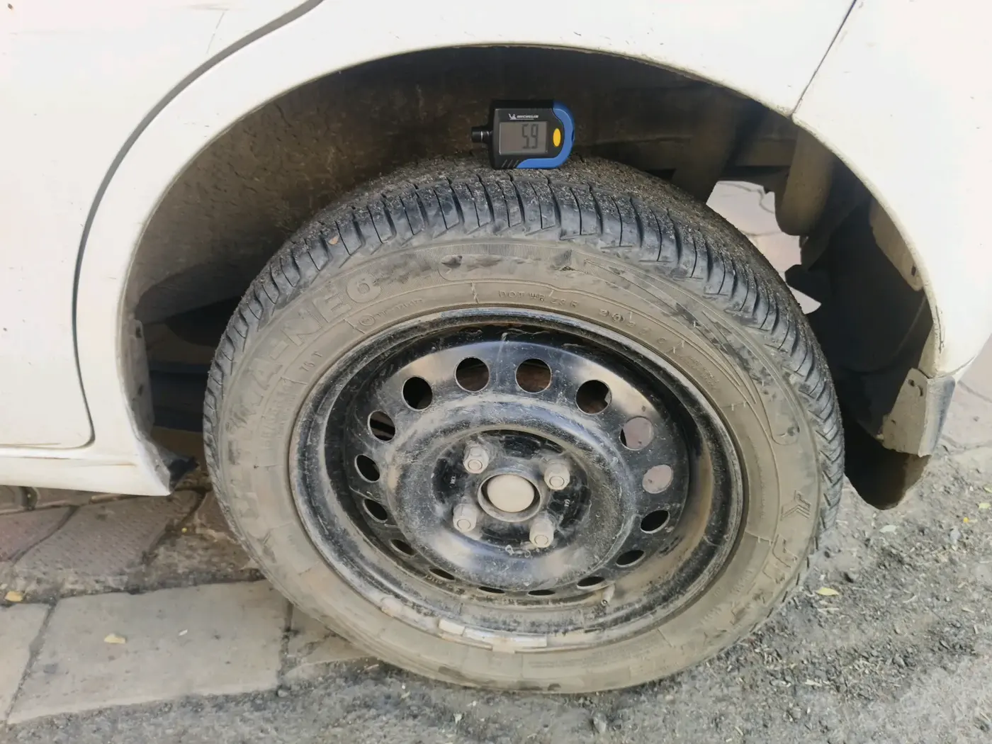 2013 Maruti Wagon R 1.0 VXI, Petrol, Manual, 54,491 km, tyre