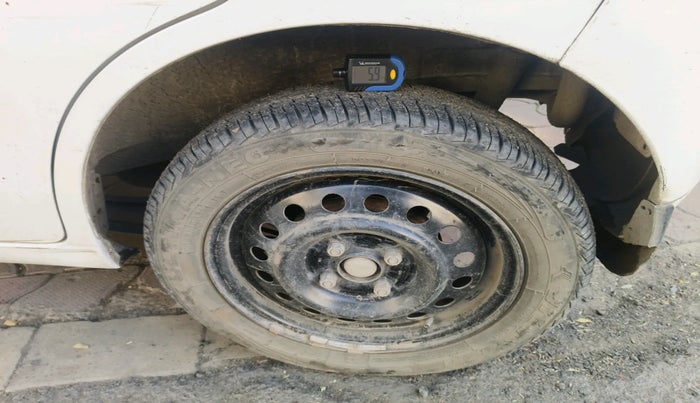 2013 Maruti Wagon R 1.0 VXI, Petrol, Manual, 54,491 km, tyre