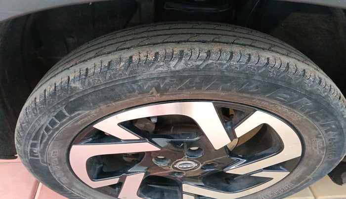 2022 Nissan MAGNITE XV MT, Petrol, Manual, 34,108 km, tyre