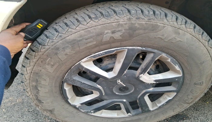 2013 Mahindra Scorpio SLE BS-III, Diesel, Manual, 97,344 km, tyre