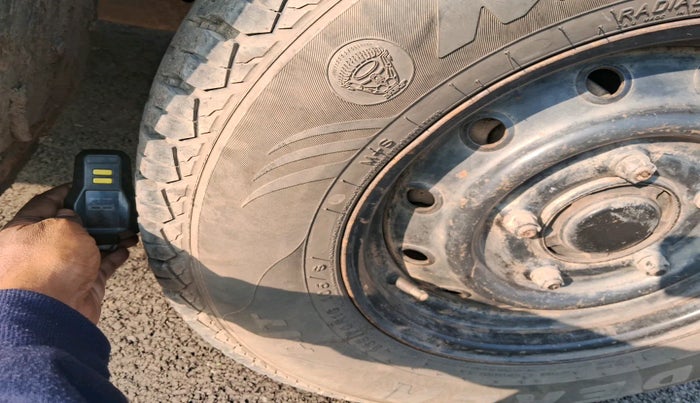 2013 Mahindra Scorpio SLE BS-III, Diesel, Manual, 97,344 km, tyre