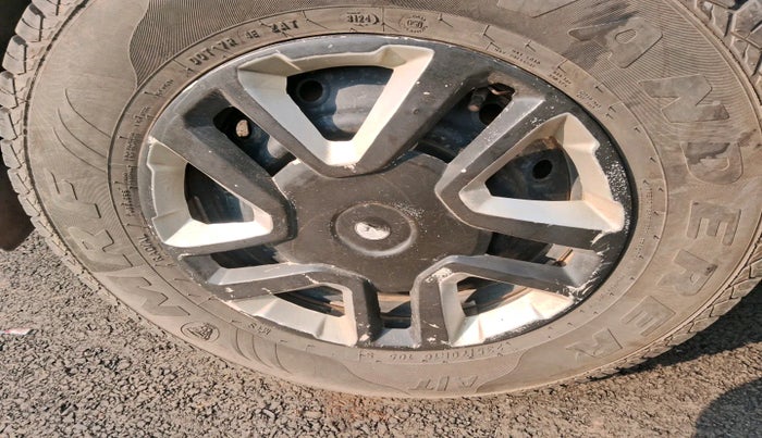 2013 Mahindra Scorpio SLE BS-III, Diesel, Manual, 97,344 km, tyre