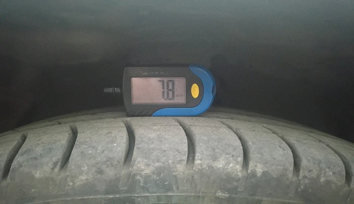 2017 Toyota Innova Crysta 2.4 VX 8 STR, Diesel, Manual, 82,614 km, tyre