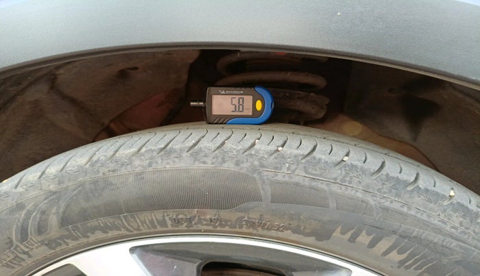 2021 Mahindra XUV300 W8 (O) 1.5 DIESEL, Diesel, Manual, 1,05,901 km, tyre