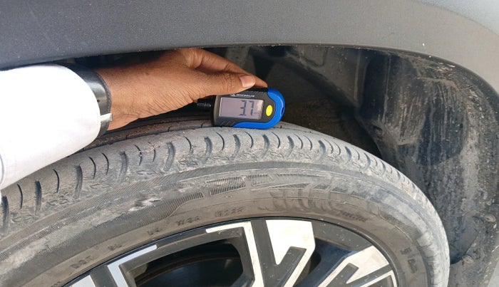 2022 Renault Kiger RXZ AMT, Petrol, Automatic, 55,996 km, tyre