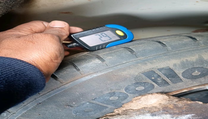 2012 Maruti Swift Dzire VXI, Petrol, Manual, 1,72,021 km, tyre