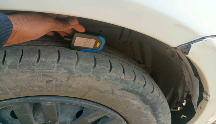 2012 Maruti Swift Dzire VXI, Petrol, Manual, 1,72,021 km, tyre