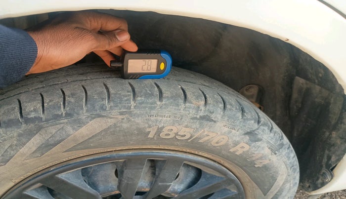 2012 Maruti Swift Dzire VXI, Petrol, Manual, 1,72,021 km, tyre