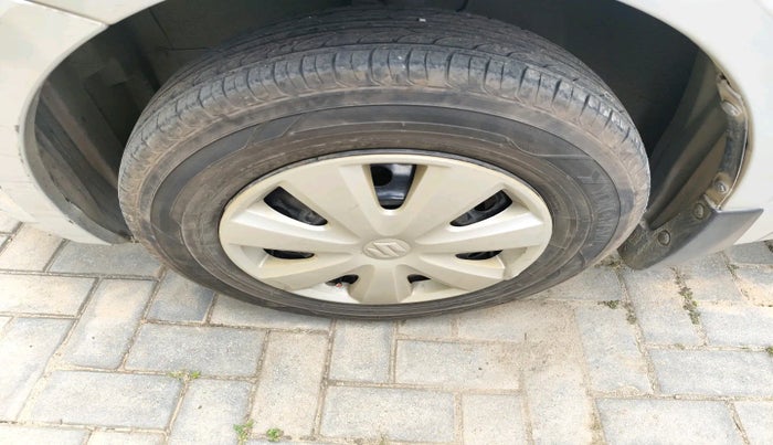 2010 Maruti Swift Dzire VXI, Petrol, Manual, 92,377 km, tyre