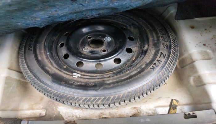 2010 Maruti Swift Dzire VXI, Petrol, Manual, 92,377 km, tyre