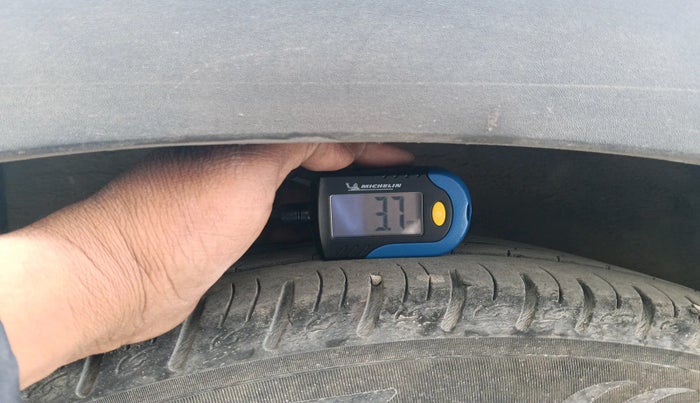 2021 KIA SONET HTK PLUS 1.2, Petrol, Manual, 73,549 km, tyre