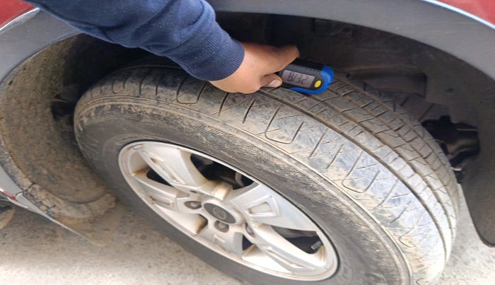 2015 Mahindra XUV500 W8, Diesel, Manual, 94,169 km, tyre