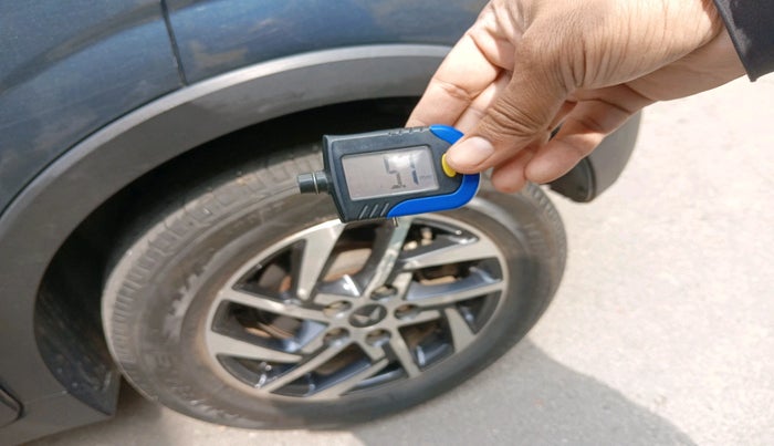 2023 Mahindra XUV300 W8 (O) 1.5 DIESEL, Diesel, Manual, 41,995 km, tyre